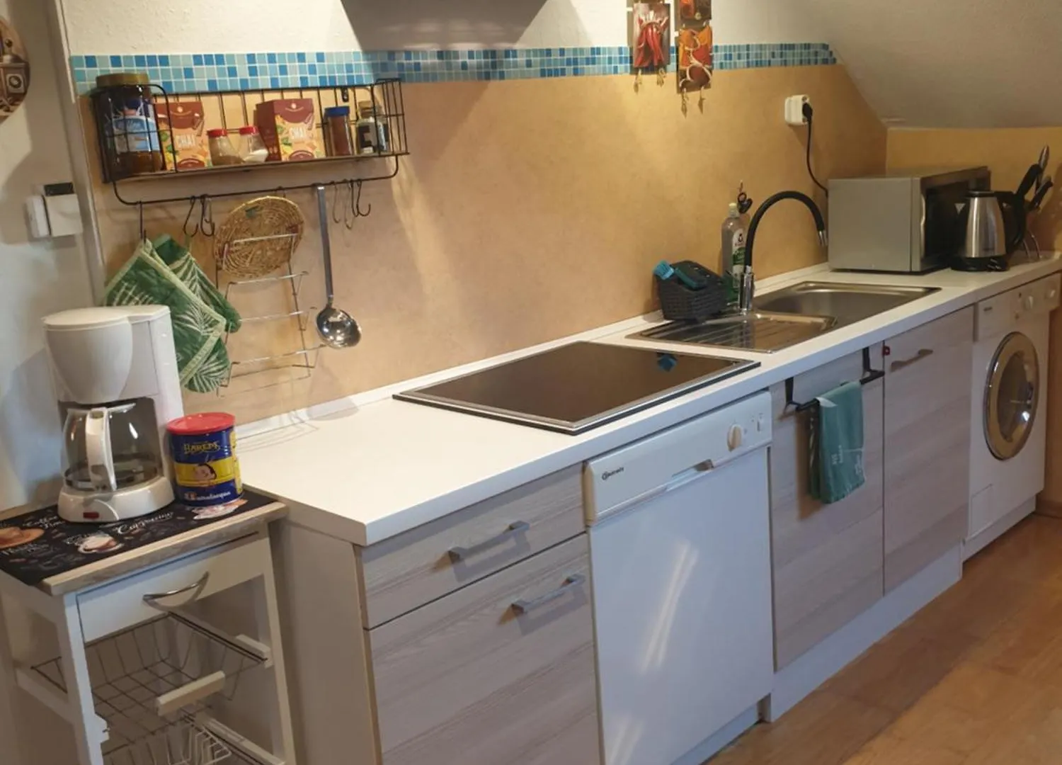-Alirina- Ferienwohnung, 2 Schlafzimmern,Parkplatz Oberkotzau