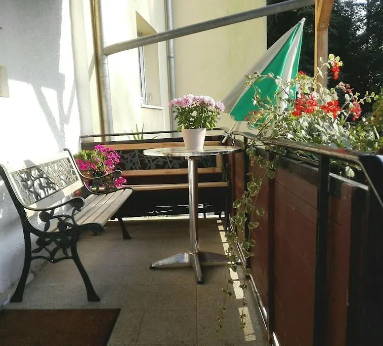 -Alirina- Ferienwohnung, 2 Schlafzimmern,Parkplatz Oberkotzau شقة
