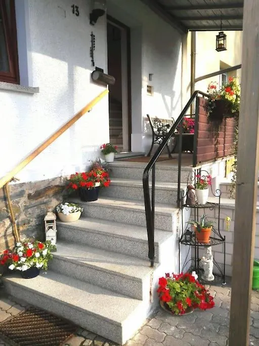شقة -Alirina- Ferienwohnung, 2 Schlafzimmern,Parkplatz Oberkotzau